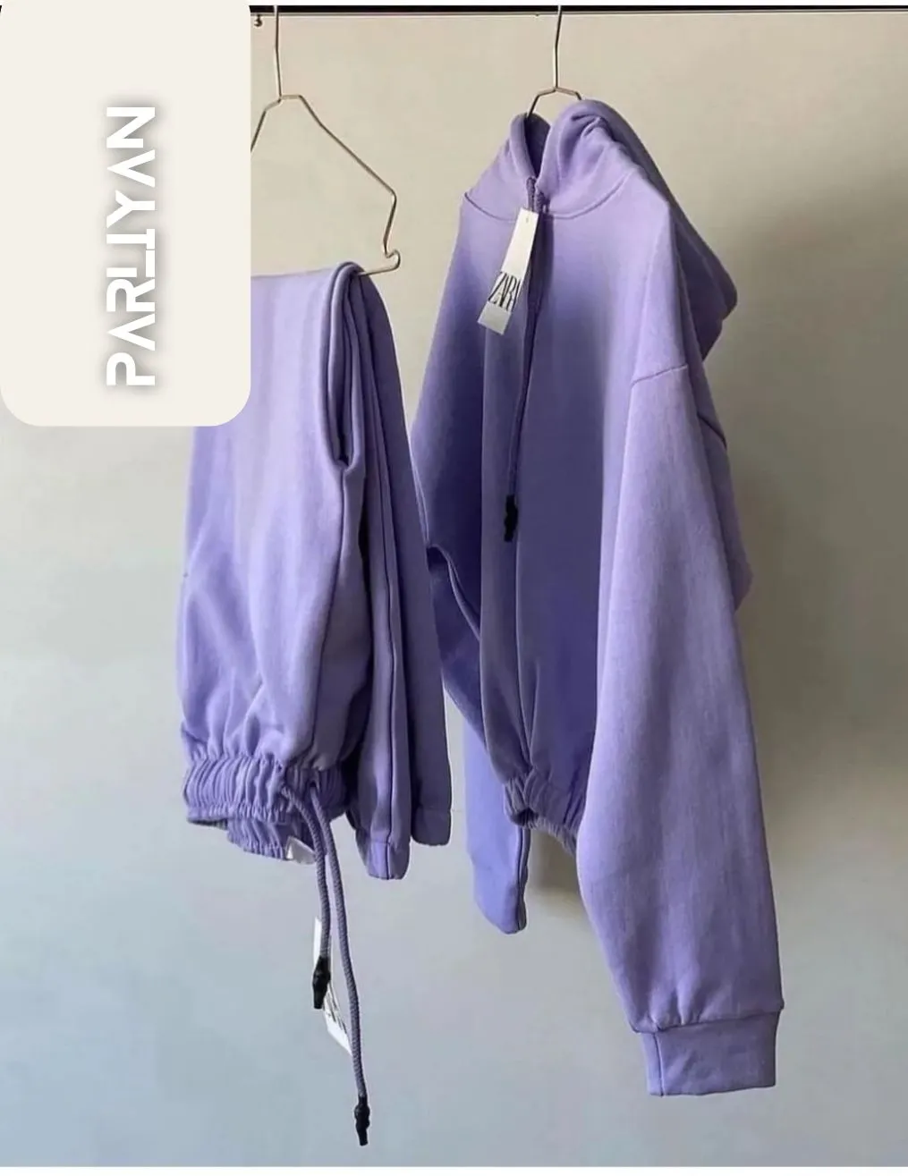 ست کراپ و شلوار راحتی زنانه